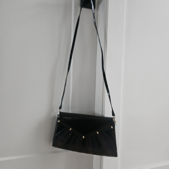 Vintage Black and Purple Shell-inspired Crossbody Bag - Picture 3 of 5